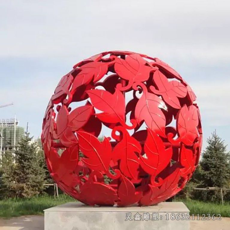 不锈钢红色镂空球别墅雕塑
