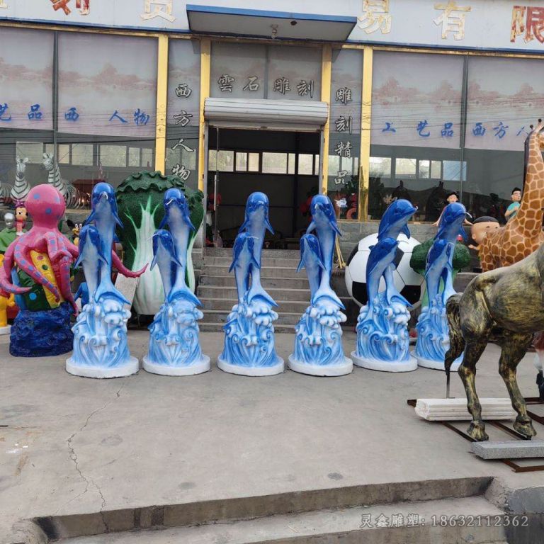 不锈钢彩绘海豚城市雕塑