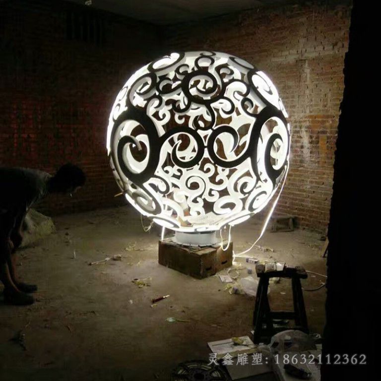 发光镂空球别墅不锈钢雕塑