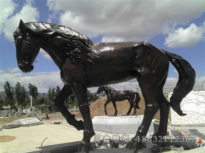 黑马商场景观动物铜雕
