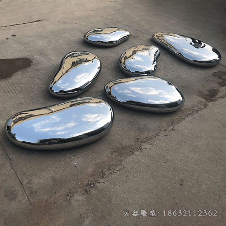 镜面不锈钢鹅卵石公园雕塑