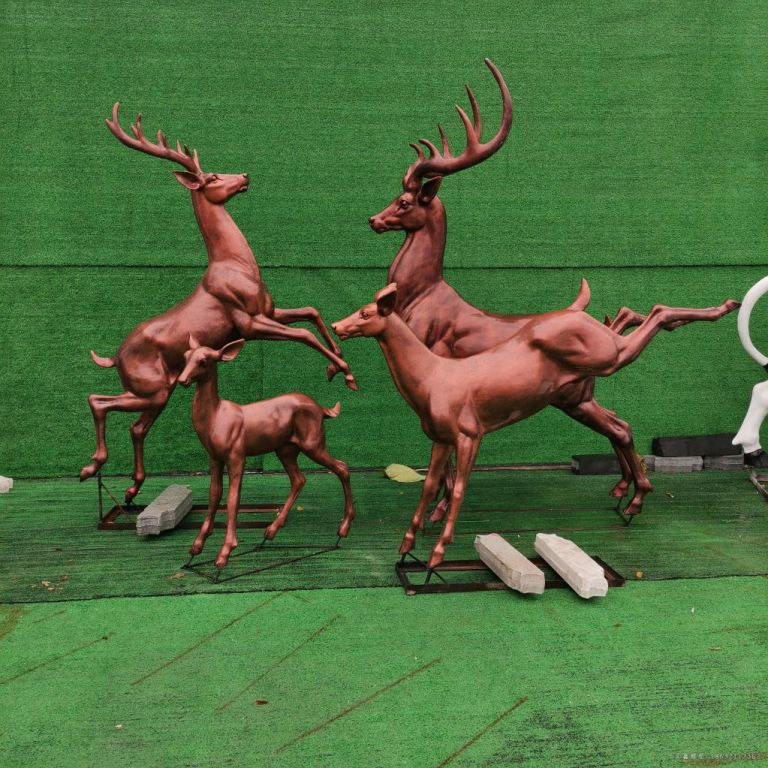 跳跃小鹿商场景观铜雕