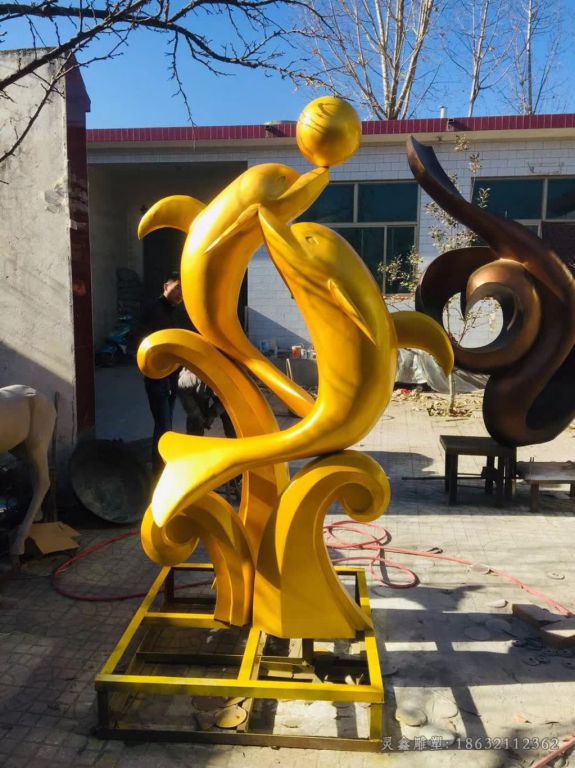 海豚嬉戏广场动物铜雕