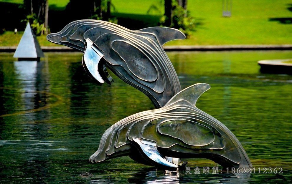 不锈钢跳跃海豚户外雕塑
