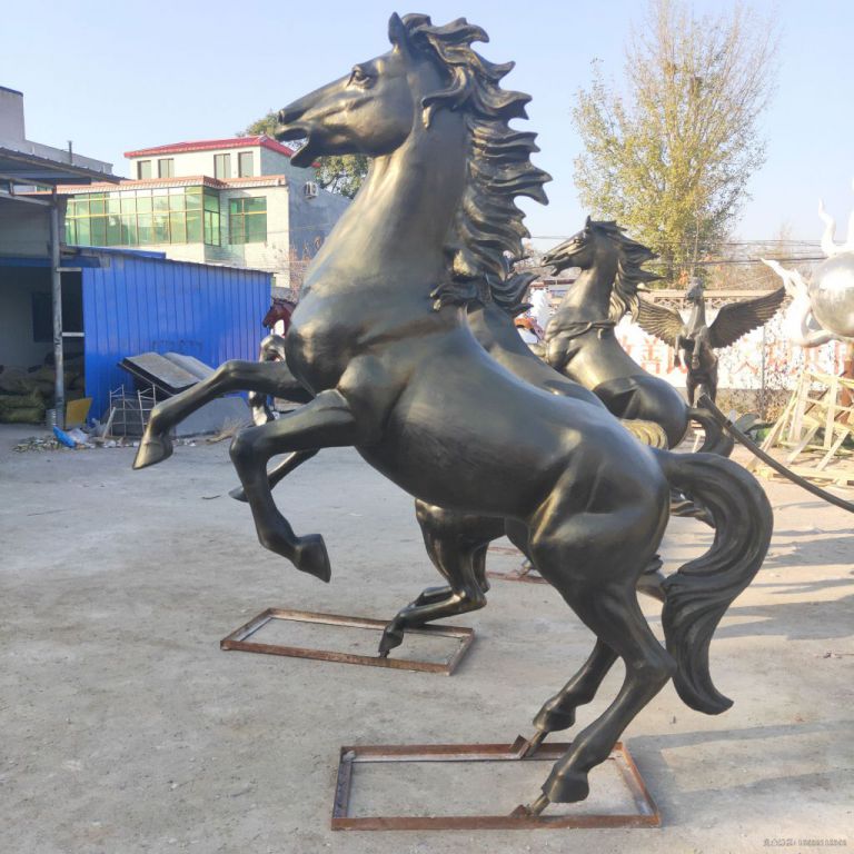 抬腿马户外动物铜雕