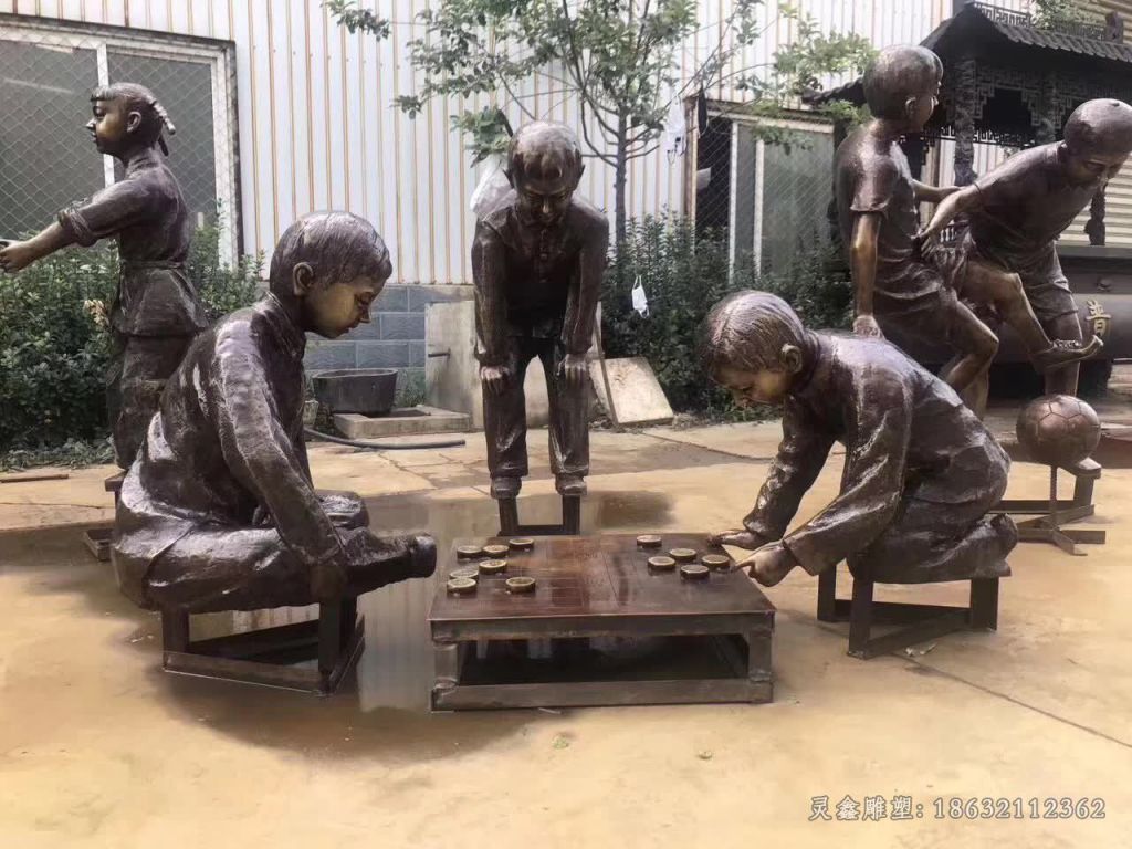儿童下象棋小区铜雕