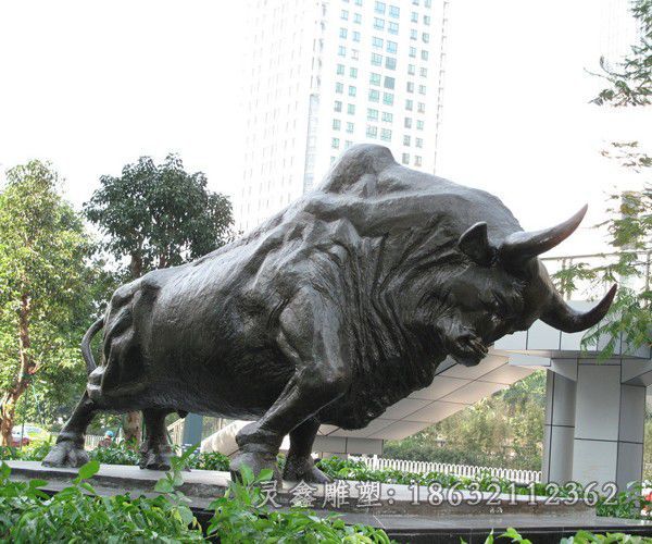 开荒牛庭院动物铜雕