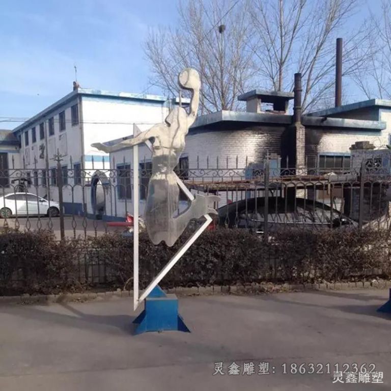 不锈钢打高尔夫球广场雕塑