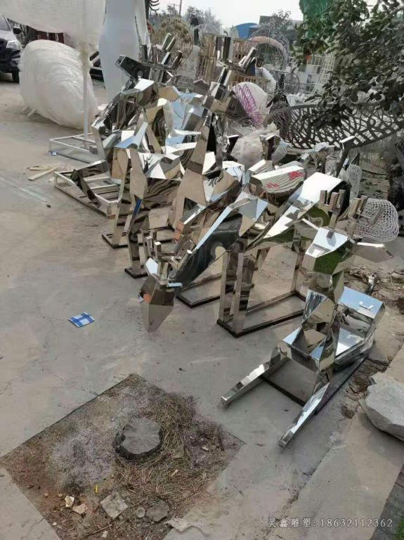 几何不锈钢小鹿雕塑