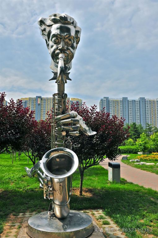 不锈钢萨克斯抽象雕塑