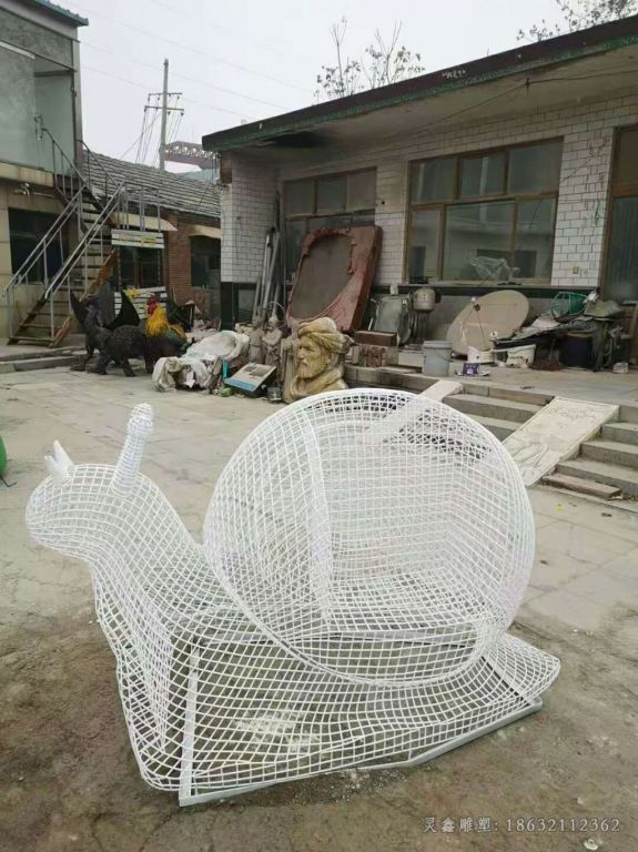 镂空蜗牛不锈钢雕塑