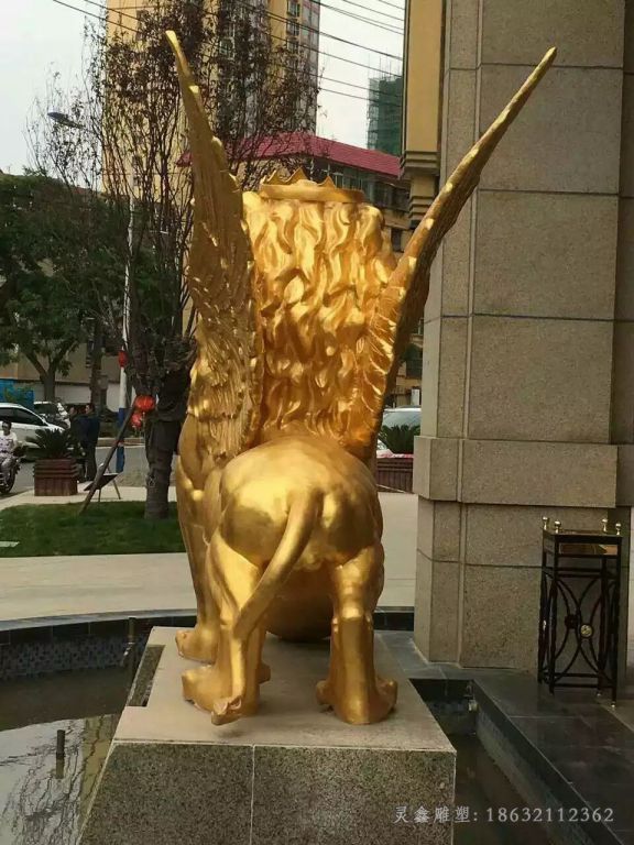 展翅狮子动物铜雕