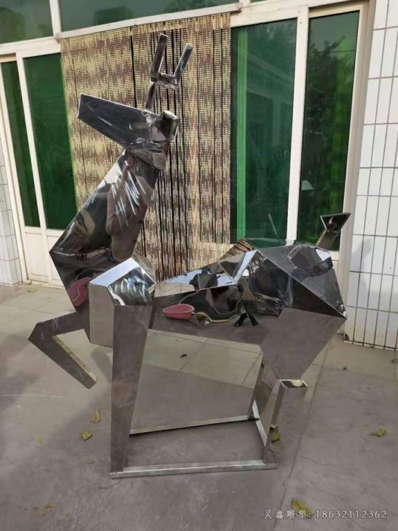 抬脚小鹿不锈钢雕塑