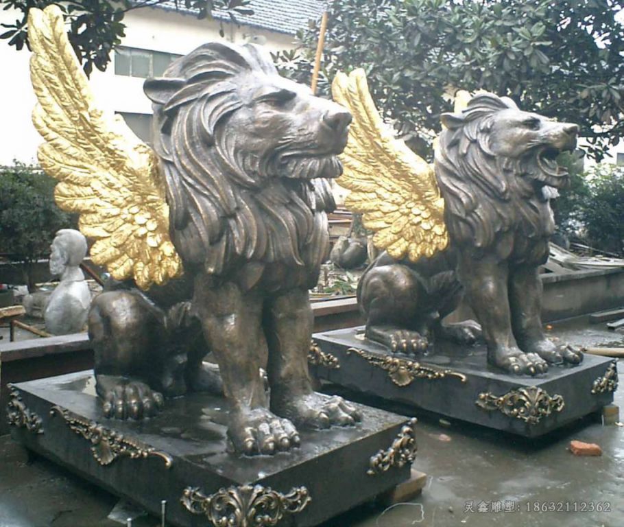 展翅狮子动物景观铜雕
