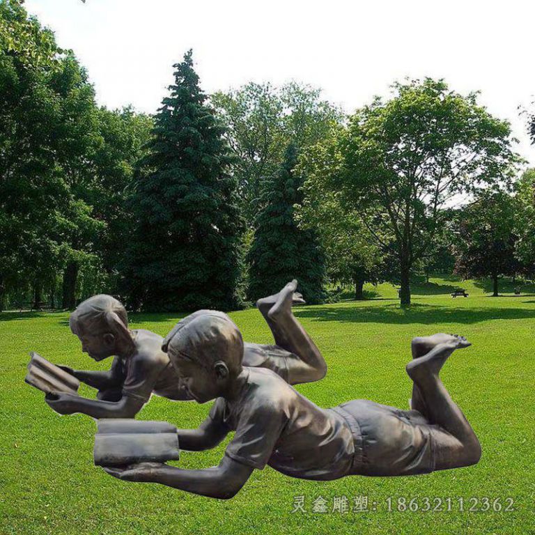 趴着看书儿童铜雕