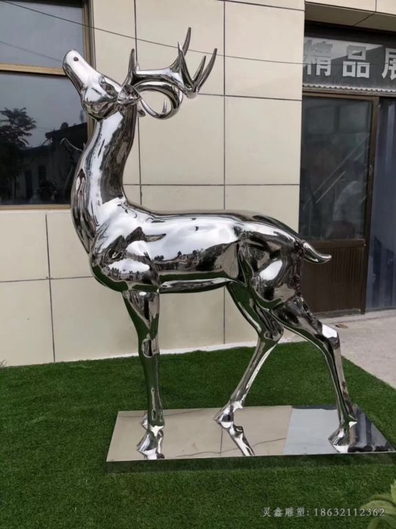 抬头小鹿不锈钢雕塑