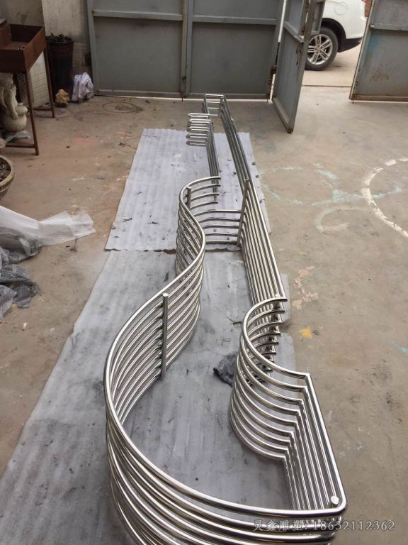 抽象钢琴不锈钢雕塑