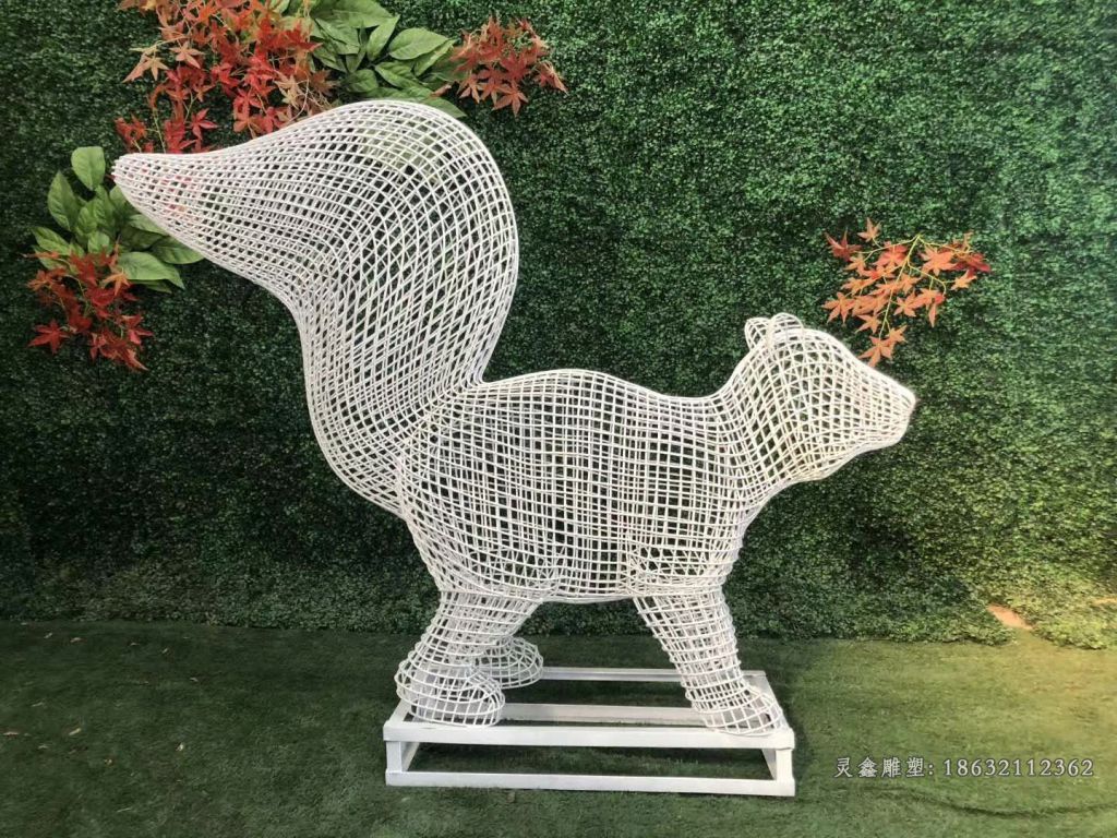 不锈钢松鼠动物雕塑