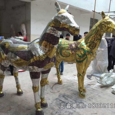 不锈钢马雕塑
