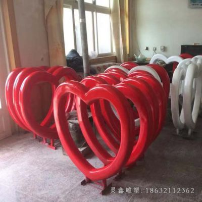 不锈钢爱心广场雕塑