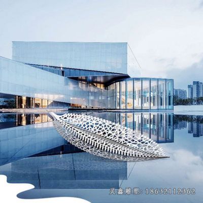 不锈钢镂空一叶扁舟雕塑