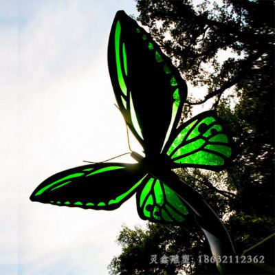 不锈钢镜面镂空蝴蝶雕塑