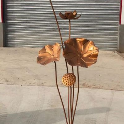 荷花锻铜雕塑