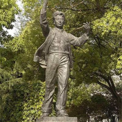 音乐家聂耳铜雕