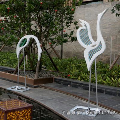 不锈钢抽象仙鹤雕塑