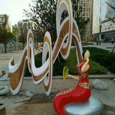 不锈钢抽彩绘人物小区雕塑