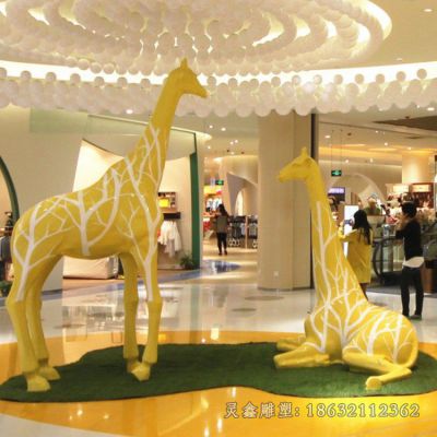 不锈钢彩绘长颈鹿广场雕塑