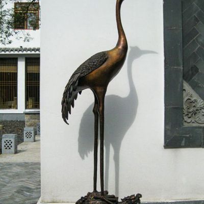 站姿仙鹤广场景观铜雕