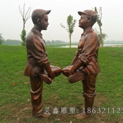 儿童嬉戏撞拐公园铜雕