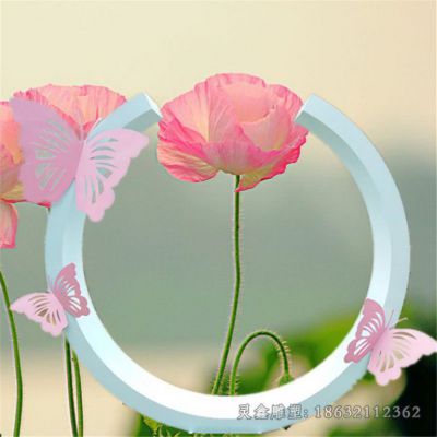 不锈钢彩绘月亮别墅雕塑