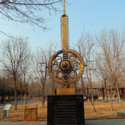 不锈钢彩绘齿轮校园雕塑