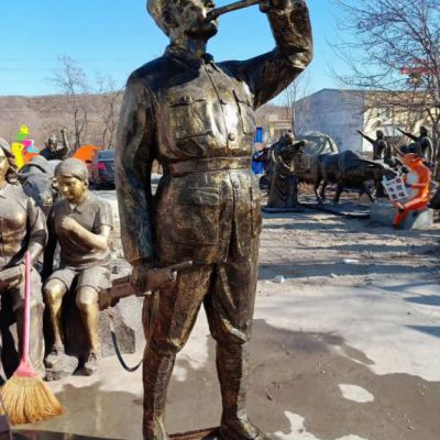 吹冲锋号红军景区人物铜雕