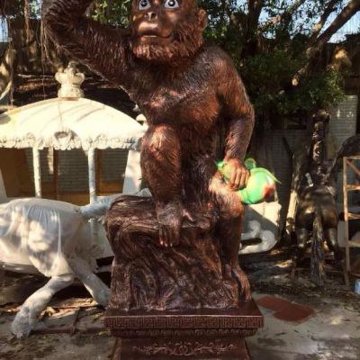 大猩猩广场动物铜雕