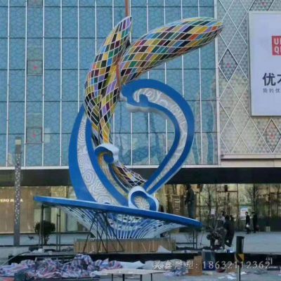 不锈钢彩绘海豚别墅雕塑