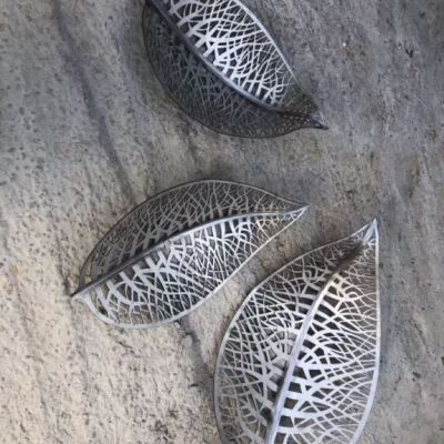 镂空树叶不锈钢雕塑