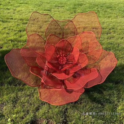 彩绘花朵不锈钢镂空雕塑